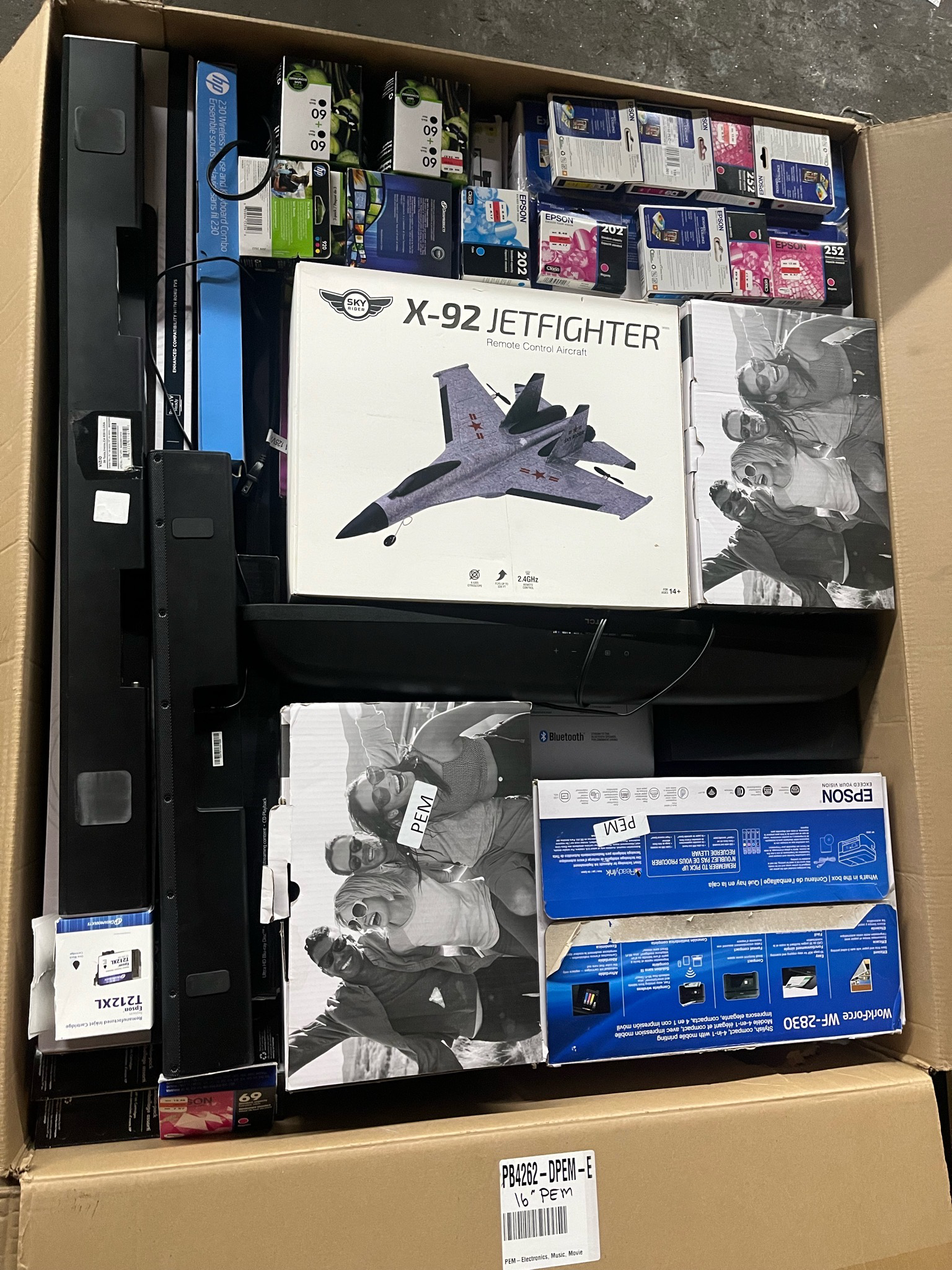 3599861796 TARGET ELECTRONICS MEGA MYSTERY BOX - Image 1