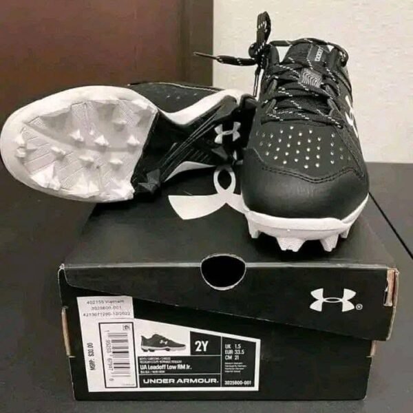 Soccer cleats pallets liquidation Wholesale
