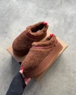 Mixed UGG Shoes Pallet liquidation - Image 4